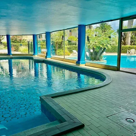 Eden Park Your Host Helper Cannes