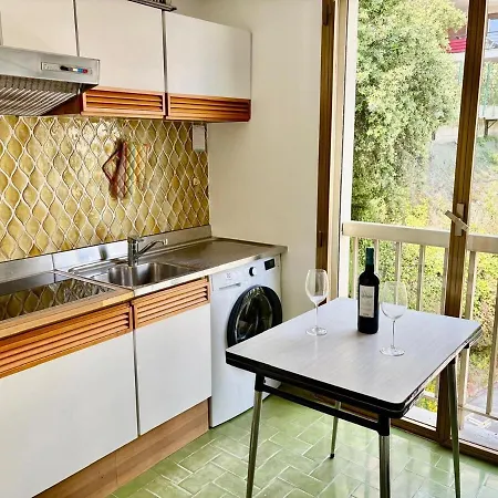 Eden Park Your Host Helper *