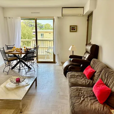 Eden Park Your Host Helper * Cannes